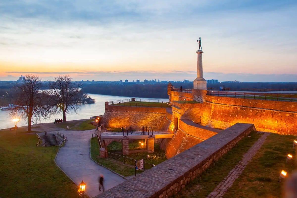 Novi Sad oder Belgrad: Wo sollten Sie sich wirklich niederlassen?