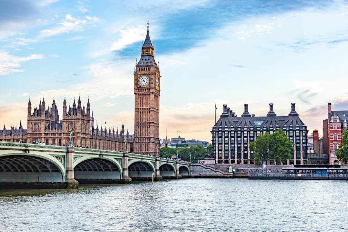Big Ben and the Houses of Parliament beside Westminster Bridge over the Thames, London, United Kingdom